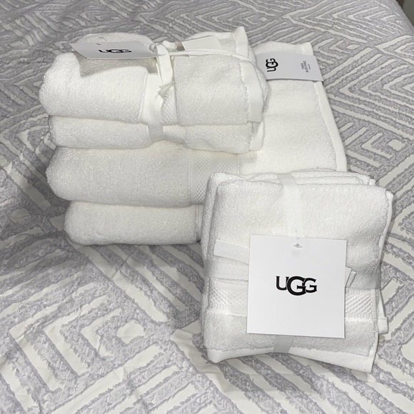 8 Pc White UGG Pasha Towel Set ~ 2 Bath Towels, 2 Hand Towels, 4 Washcloths - Picture 2 of 2